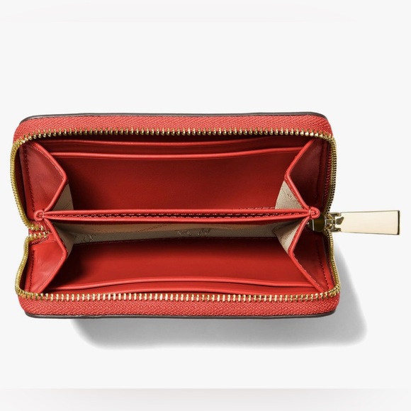 Michael Kors Jet Set Small Zip Around Card Case. COLOR: Spiced Coral/optic White - Picture 5 of 7